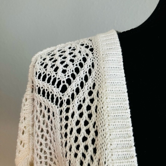 Old Navy white open knot cotton long sleeve V-neck sweater size XL, never worn - Picture 4 of 11